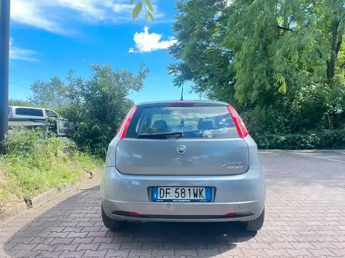 Usata Fiat Grande Punto Dynamic 65 CV (47 kW) 2007 Utilitaria
