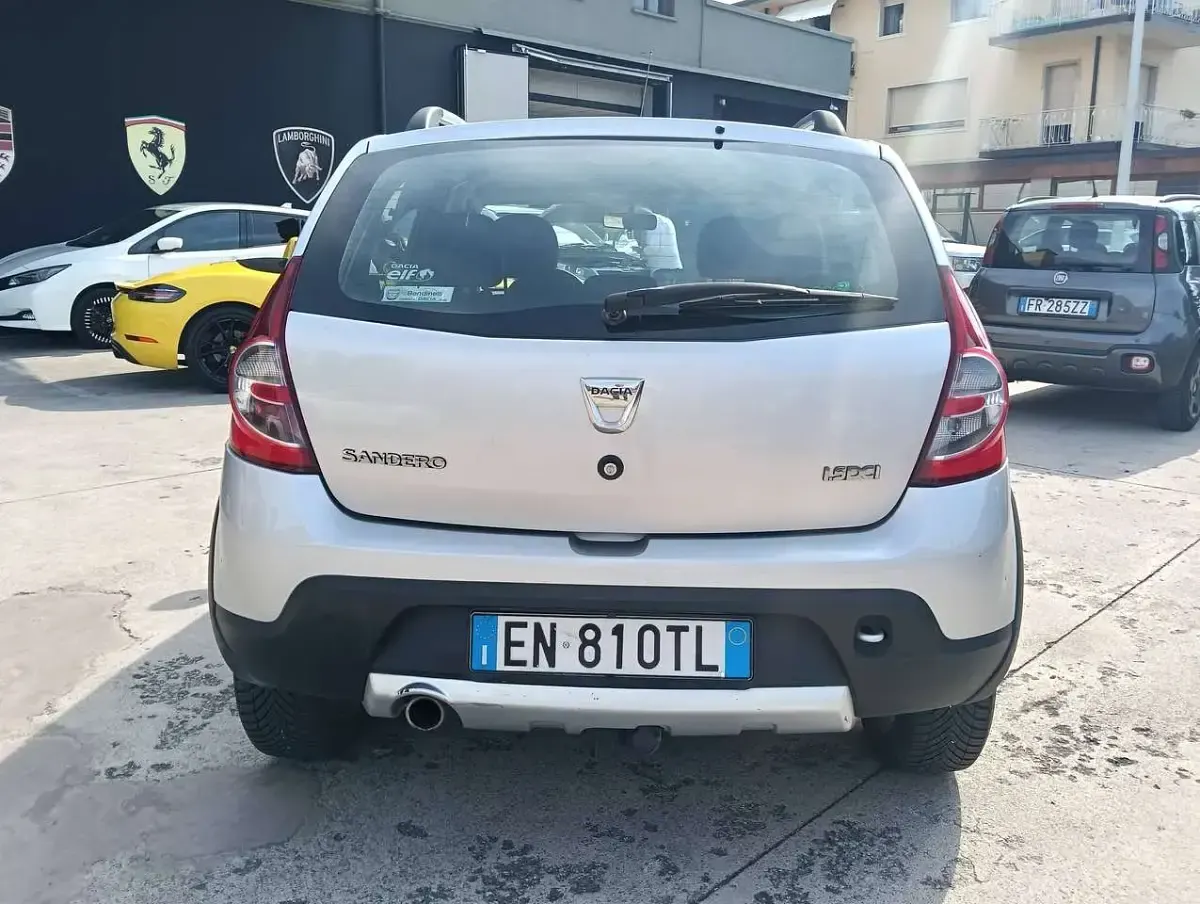 Usata Dacia Sandero Stepway 90 CV (66 kW) 2012 Argento met. Berlina