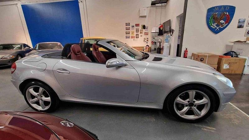 Usata Mercedes SLK350 272 CV (200 kW) 2005 Grigio Cabrio