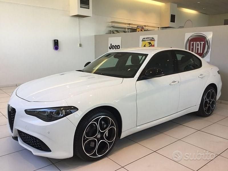 Usata Alfa Romeo Giulia Sprint 280 CV (205 kW) 2025 Bianco Berlina