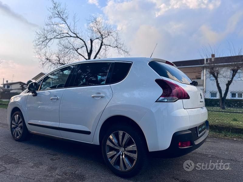 Usata Peugeot 3008 Business-Line 115 CV (84 kW) 2014 Bianco Station wagon