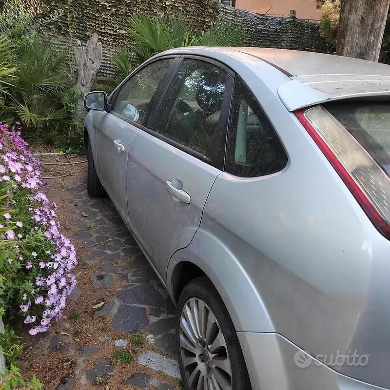 Usata Ford Focus 90 CV (66 kW) 2009 Grigio Berlina