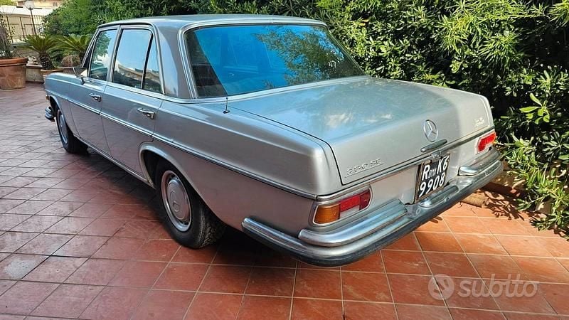 Usata Mercedes 280 SE 200 CV (147 kW) 1970 Grigio Berlina