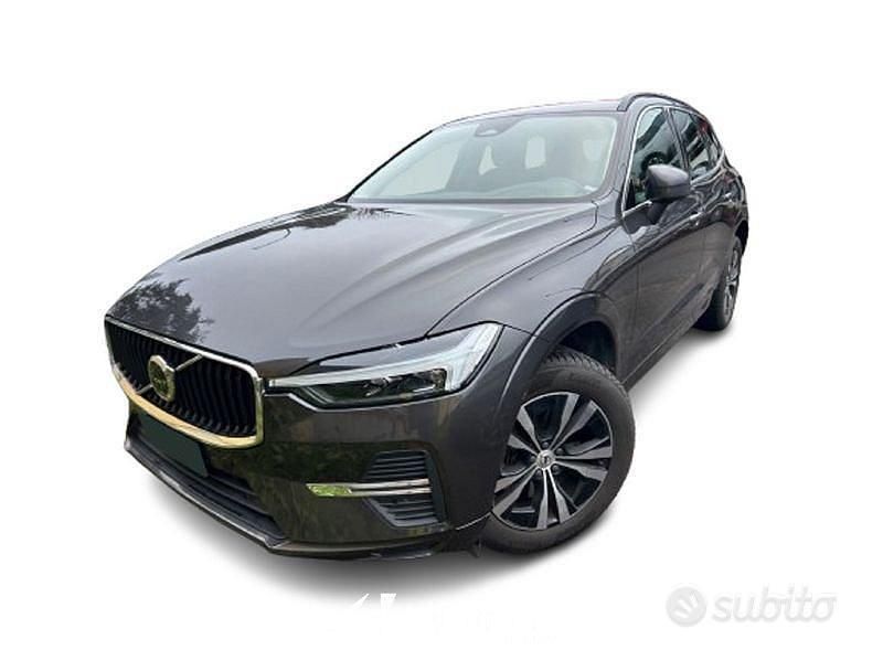Usata Volvo XC60 Momentum 197 CV (144 kW) 2021 Grigio scuro SUV