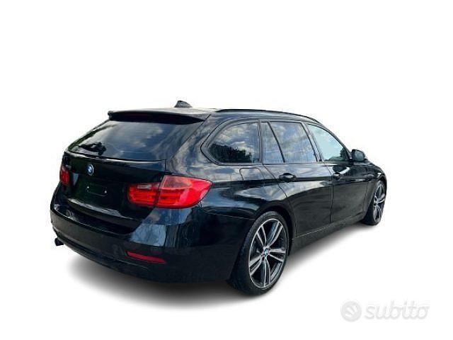 Usata BMW 318 Sport Line 143 CV (105 kW) 2014 Nero Station wagon