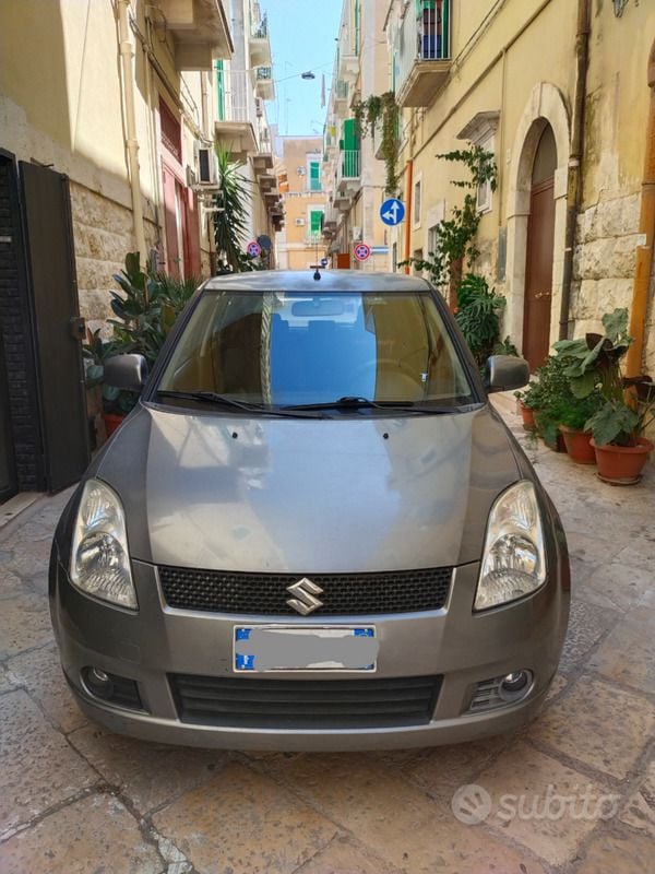 Usata 2005 Suzuki Swift Tre volumi | 4200 € (Cara) - Immagine 1/4