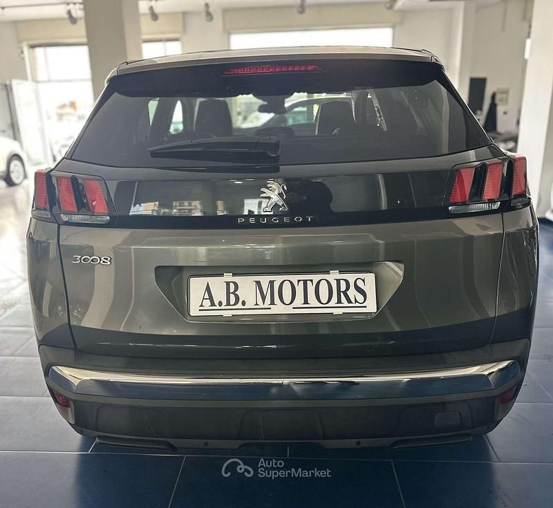 Usata Peugeot 3008 Allure 131 CV (96 kW) 2019 Gray SUV