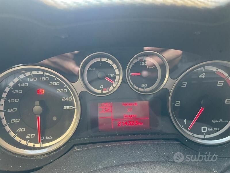 Usado Alfa Romeo MiTo 120 CV (88 kW) 2009 Rojo Utilitario