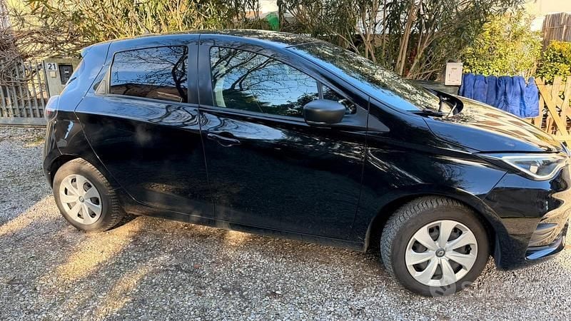 Nero Usata 2020 Renault Zoe Due volumi | 7000 € (Super prezzo) - Immagine 1/4