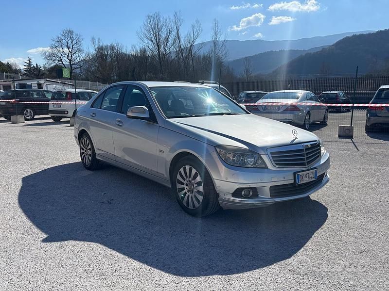Usata Mercedes C220 Avantgarde 170 CV (125 kW) 2007 Grigio Berlina