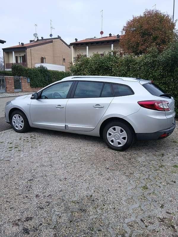 Usata Renault Mégane III LIMITED 110 CV (80 kW) 2016 Station wagon