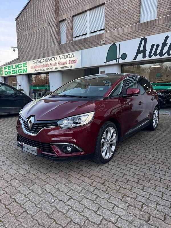 Usata Renault Scénic IV 110 CV (80 kW) 2018 Rosso Monovolume