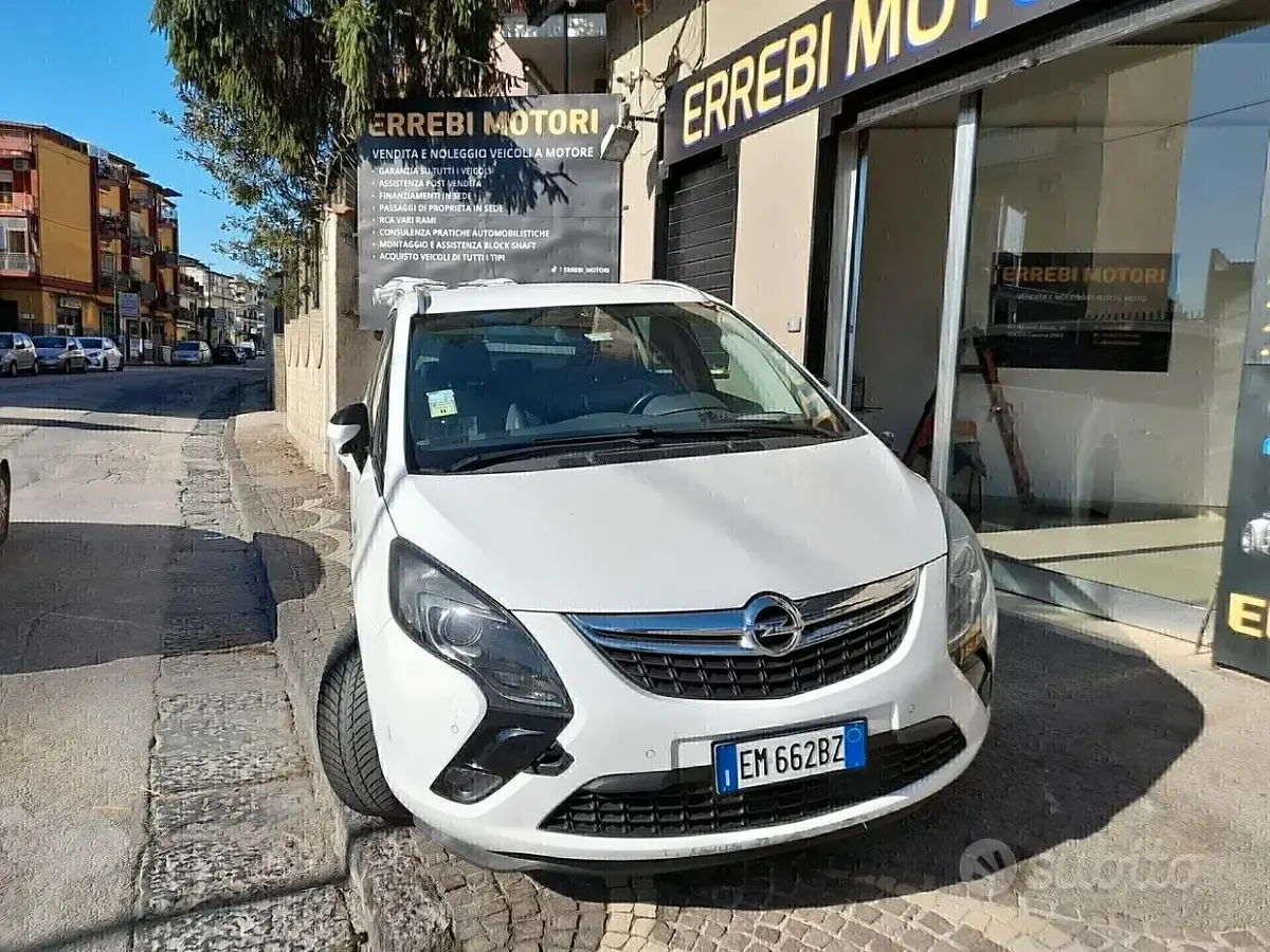 Usata Opel Zafira Tourer Cosmo 150 CV (110 kW) 2012 Bianco Monovolume