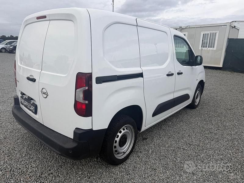Usata Opel Combo 102 CV (75 kW) 2021 Bianco Monovolume