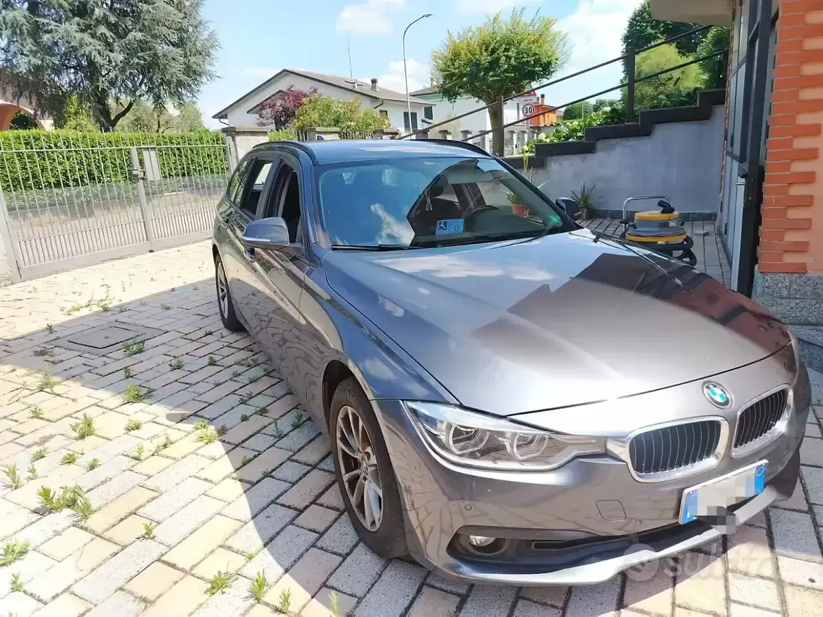 Usata BMW 318 Efficient Dynamics 150 CV (110 kW) 2019 Grigio Station wagon