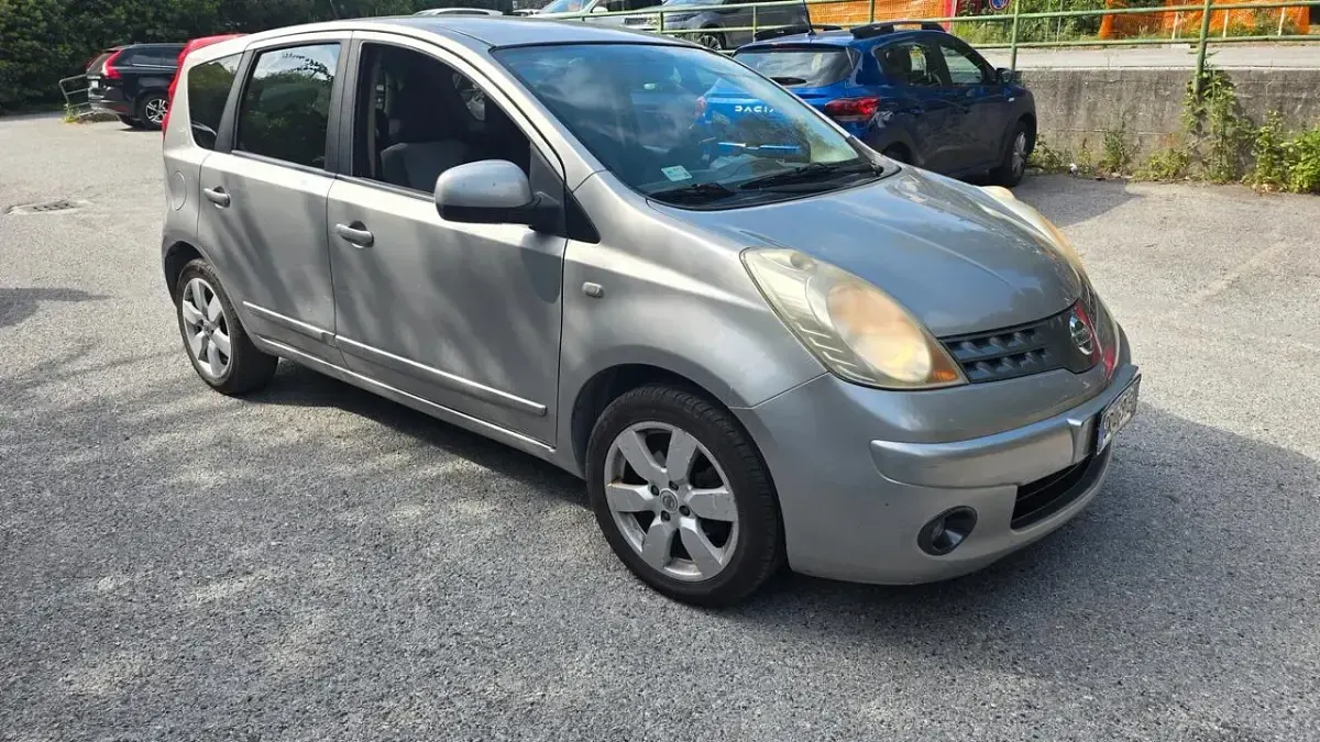 Usata Nissan Note Visia 88 CV (64 kW) 2008 Argento Utilitaria