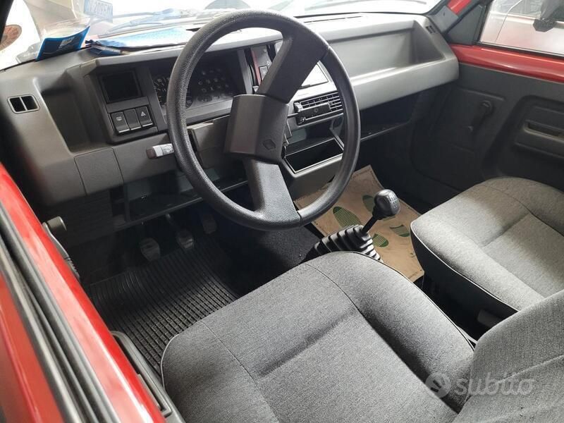Usata Renault R5 54 CV (39 kW) 1989 Rosso Utilitaria
