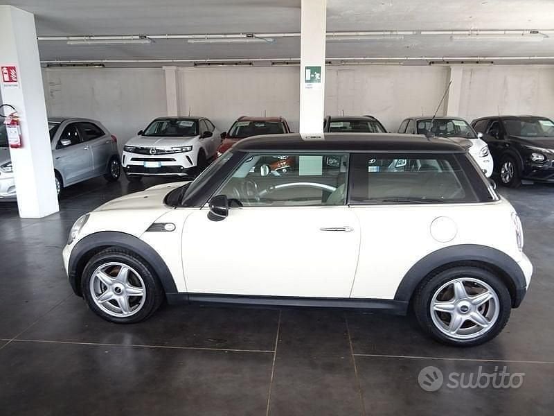 Usata Mini Cooper 120 CV (88 kW) 2007 Beige Utilitaria