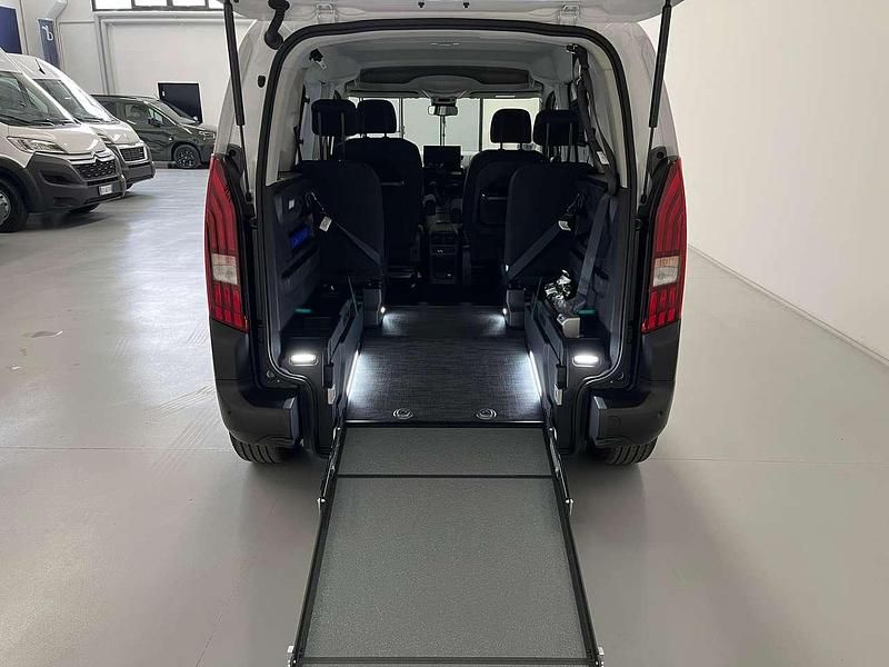 Nuova Peugeot Rifter 101 CV (74 kW) 2025 Bianco Monovolume