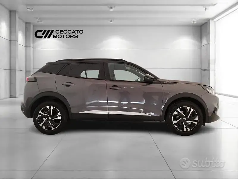 Usata Peugeot 2008 GT-line 131 CV (96 kW) 2021 Grigio SUV