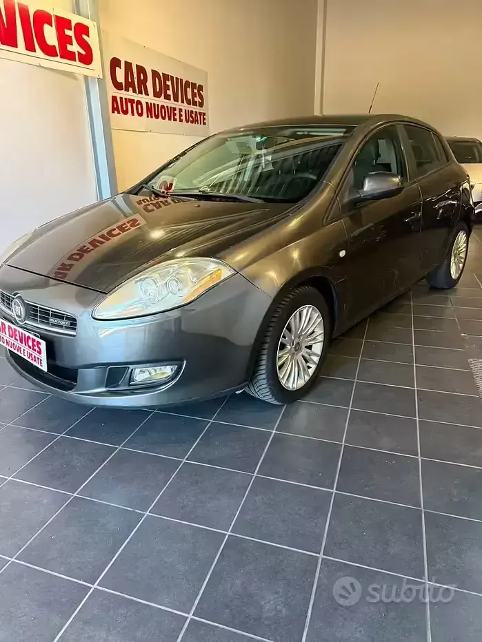 Usata Fiat Bravo 120 CV (88 kW) 2008 Marrone Utilitaria