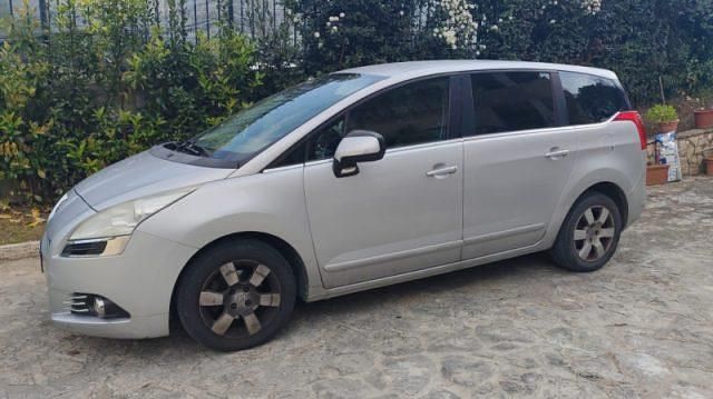 Usata Peugeot 5008 Active 112 CV (82 kW) 2012 Grigio Monovolume