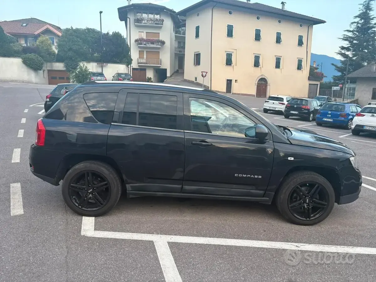 Usata Jeep Compass Limited 163 CV (119 kW) 2011 Nero SUV