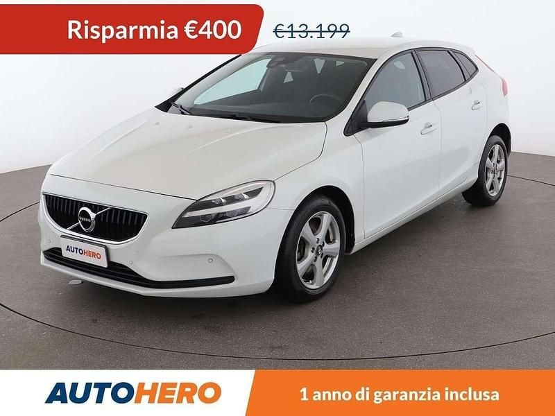 Bianco Usata 2018 Volvo V40 Momentum Tre volumi | 12.799 € (Buon prezzo) - Immagine 1/4