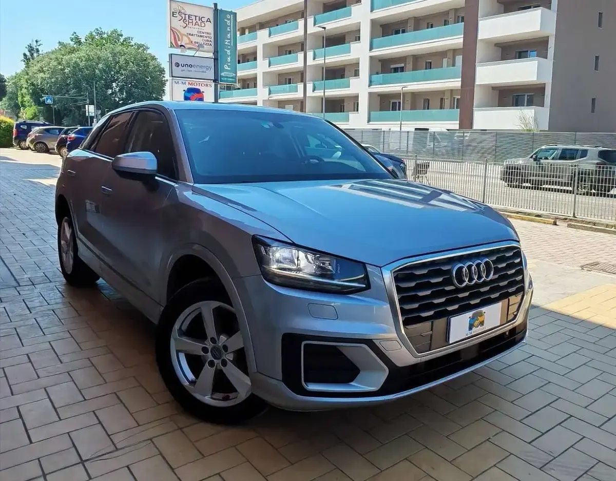 Usata Audi Q2 Ambiente 116 CV (85 kW) 2021 Argento SUV