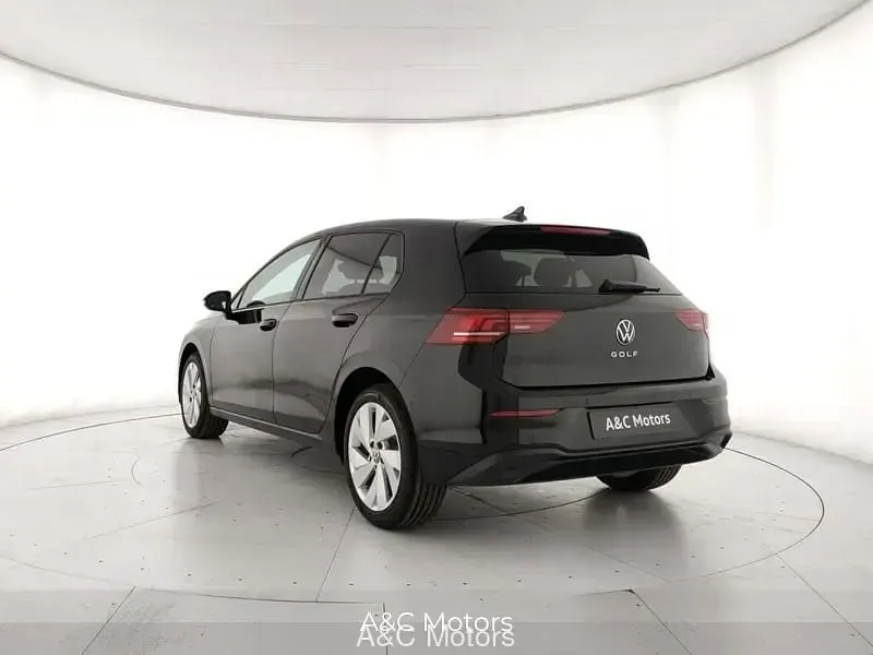Nuova VW Golf VIII Life 116 CV (85 kW) 2026 Nero Utilitaria