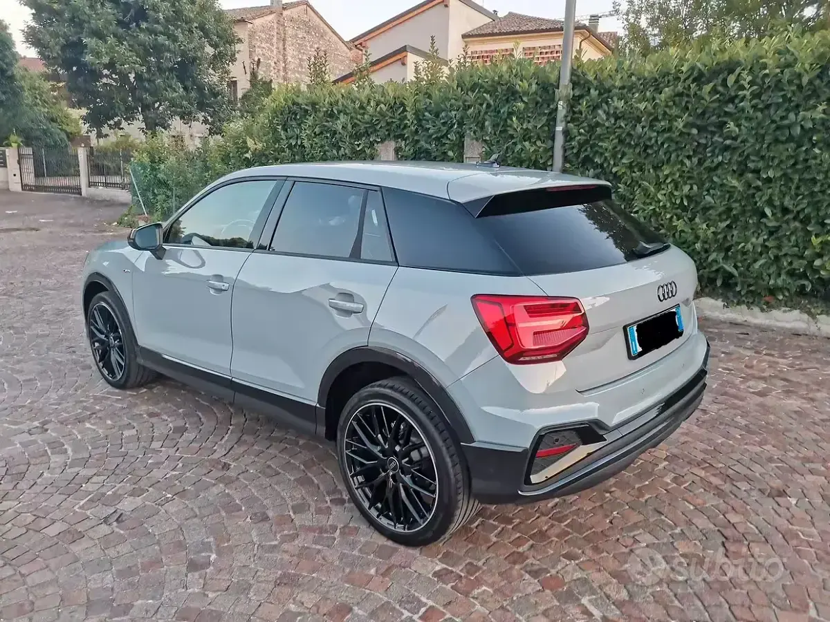 Usata Audi Q2 Comfort 150 CV (110 kW) 2023 Grigio SUV