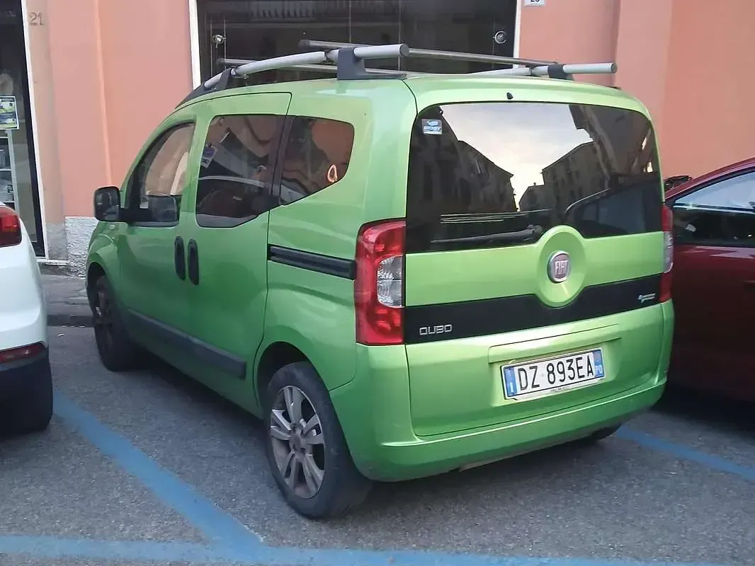 Usata Fiat Qubo Dynamic 77 CV (56 kW) 2010 Verde Monovolume