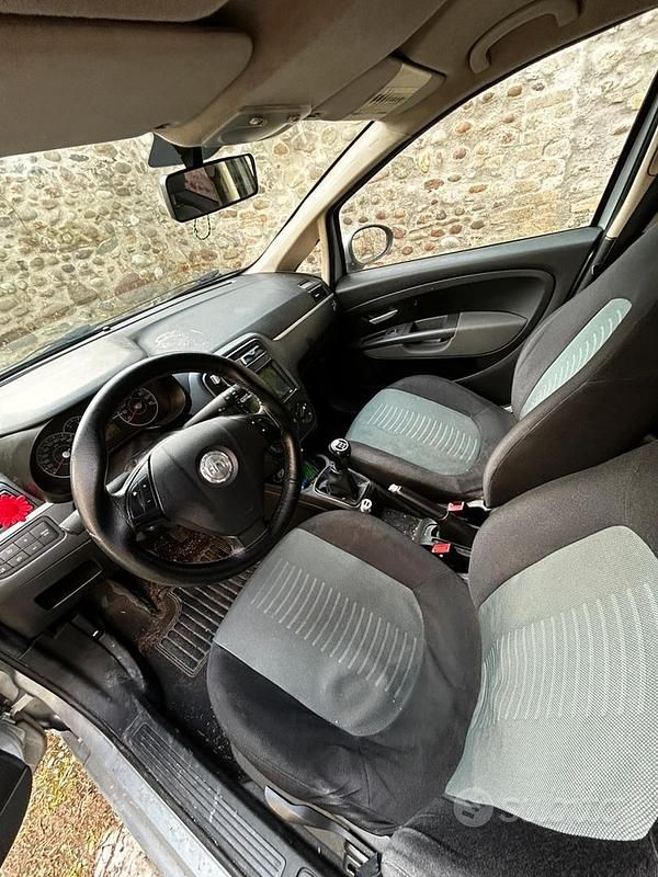 Usata Fiat Grande Punto Active 75 CV (55 kW) 2007 Grigio Utilitaria