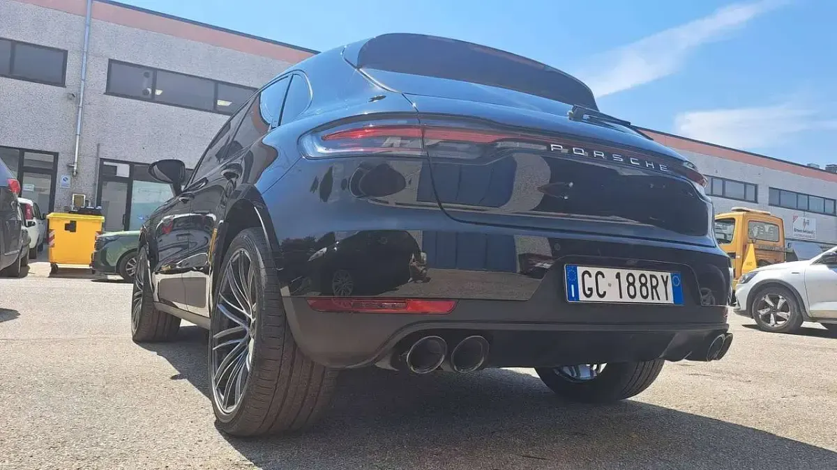 Usata Porsche Macan Sport 245 CV (180 kW) 2020 Nero profondo perla SUV