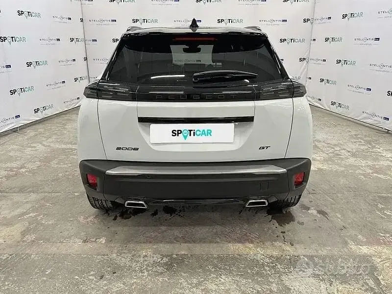 Usata Peugeot 2008 GT 131 CV (96 kW) 2024 Bianco SUV