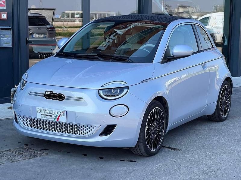 Używany Fiat 500e La Prima 42 kW (58 KM) 2025 Srebrny Kabriolet