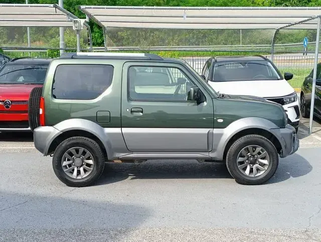 Usata Suzuki Jimny 84 CV (61 kW) 2016 Grigio/verde metallizzato SUV