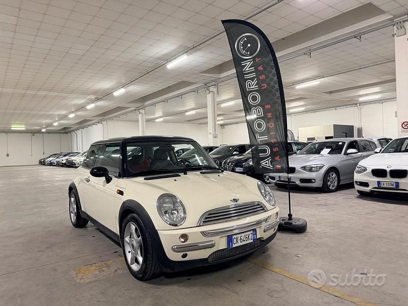 Bianco Usata 2005 Mini Cooper Utilitaria | 4900 € (Buon prezzo) - Immagine 1/4