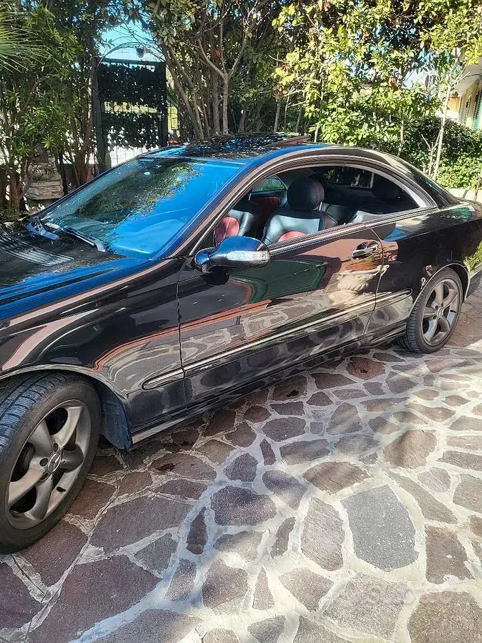 Usata Mercedes CLK320 218 CV (160 kW) 2002 Nero Coupé