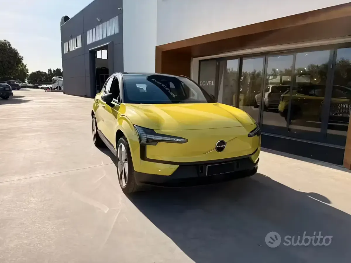 Usata Volvo EX30 Plus 75 kW (102 CV) 2024 Giallo SUV