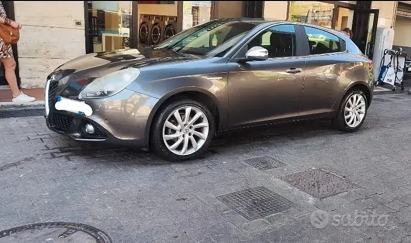 Usata Alfa Romeo Giulietta 109 CV (80 kW) 2014 Grigio Utilitaria
