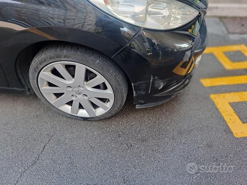 Usata Peugeot 207 110 CV (80 kW) 2006 Nero Berlina
