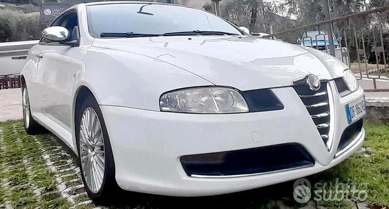 Usata Alfa Romeo GT 150 CV (110 kW) 2006 Bianco Coupé