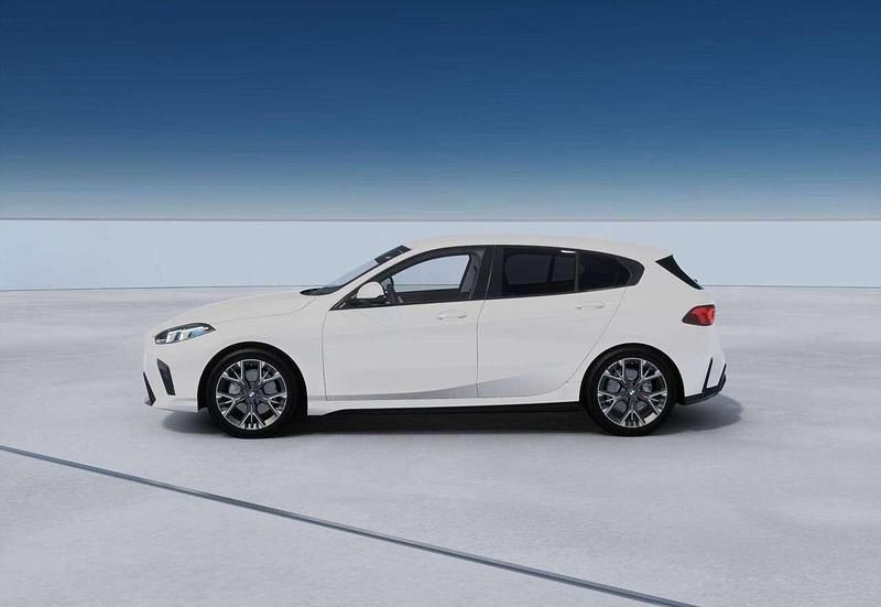 Nuova BMW 118 M Sport 150 CV (110 kW) 2025 Alpin white Utilitaria