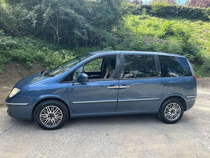 Blu/azzurro Usata 2010 Lancia Phedra Monovolume | 2999 € (Ottimo prezzo) - Immagine 1/4