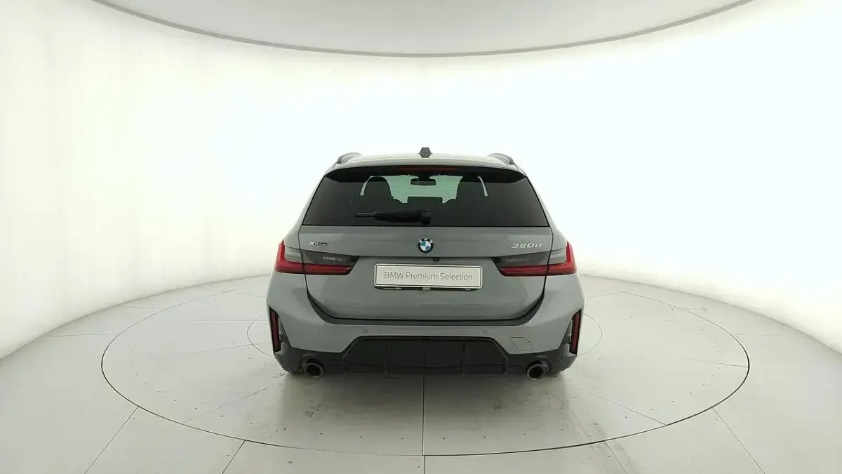 Usata BMW 320e 190 CV (139 kW) 2024 Grigio Station wagon