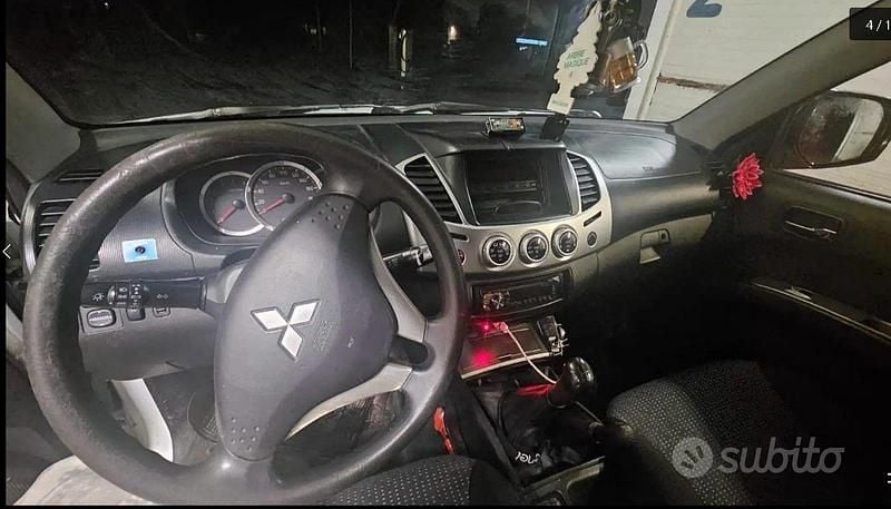 Usata Mitsubishi L200 178 CV (130 kW) 2015 Bianco Pick-up