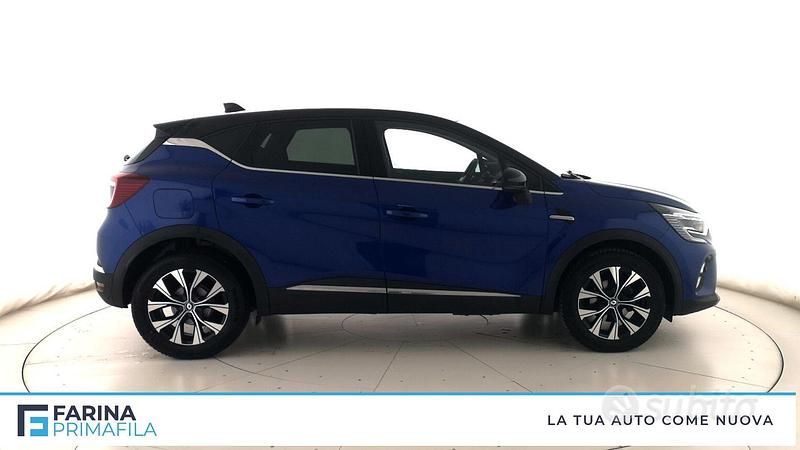 Usata Renault Captur Techno 91 CV (66 kW) 2024 Blu iron / tetto nero SUV
