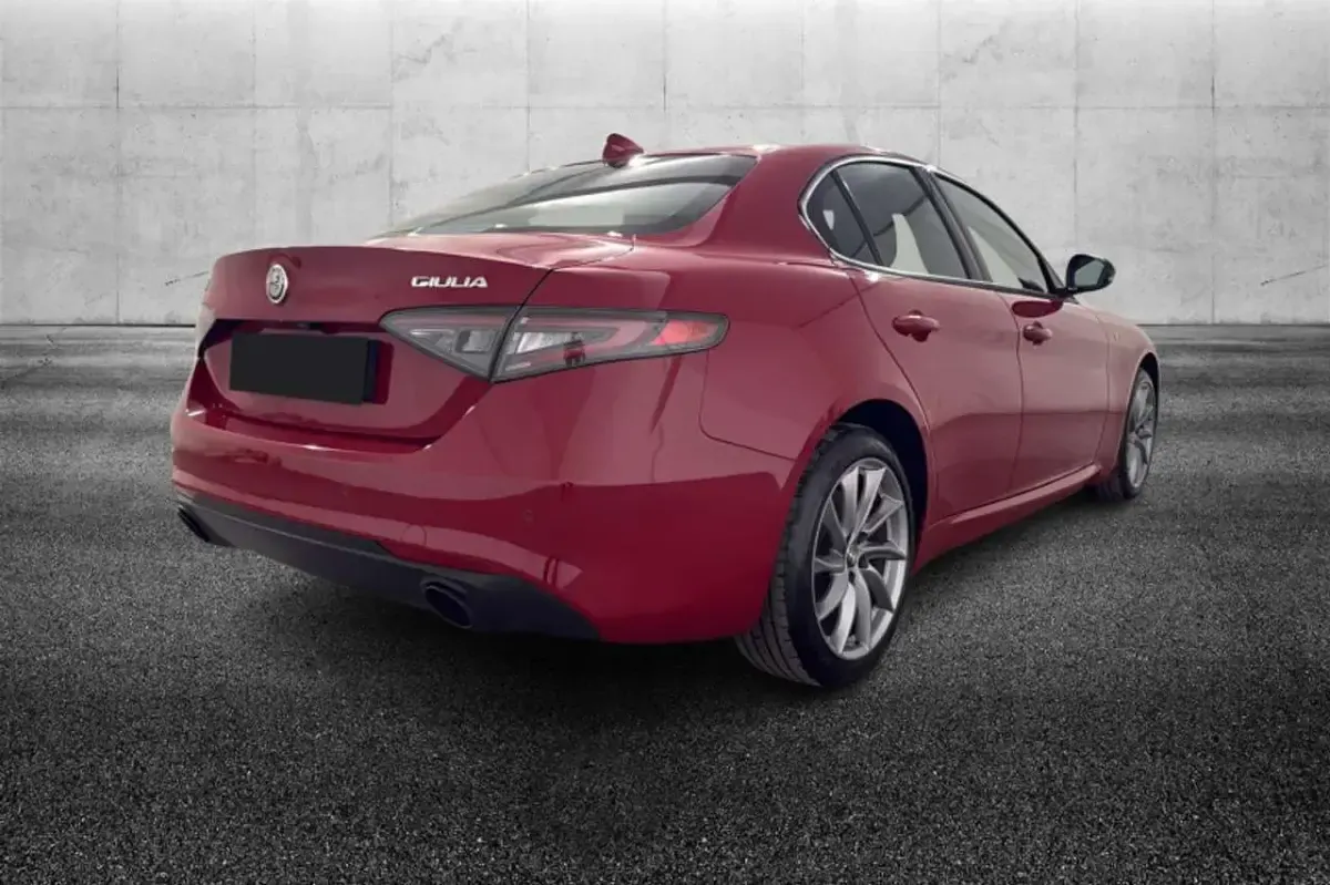 Usata Alfa Romeo Giulia 280 CV (205 kW) 2023 Rosso Berlina