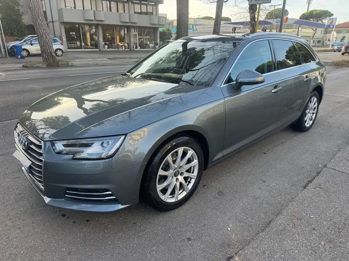 Usata Audi A4 Business 150 CV (110 kW) 2016 Argento Berlina
